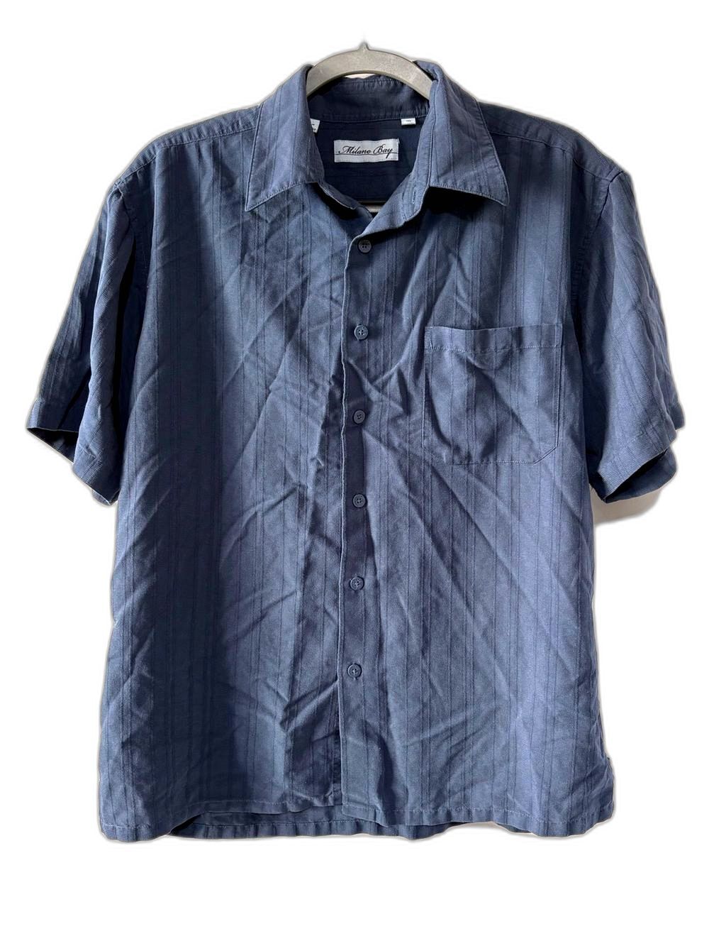 Milano Bay Blue Button-Down Shirt size Medium